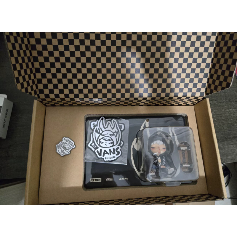 Hirono x Vans Figure 2024 Limited Edition